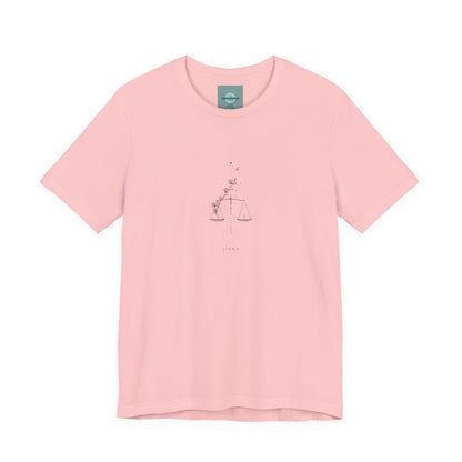 Chic Minimalist Graphic Tee, Casual Unisex T-Shirt, Fashion Statement Top, Everyday Wear, Gift for Him/Her, Summer Outfit