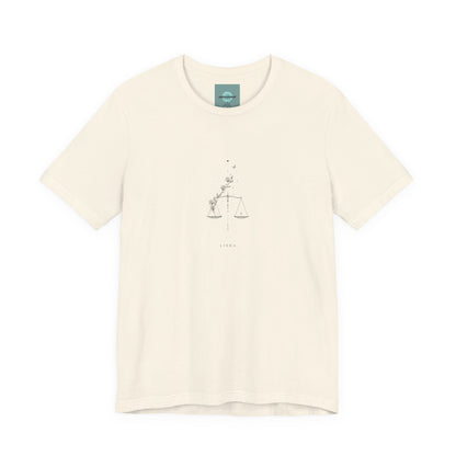 Chic Minimalist Graphic Tee, Casual Unisex T-Shirt, Fashion Statement Top, Everyday Wear, Gift for Him/Her, Summer Outfit