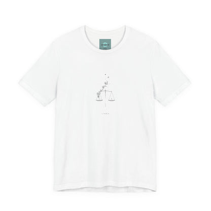 Chic Minimalist Graphic Tee, Casual Unisex T-Shirt, Fashion Statement Top, Everyday Wear, Gift for Him/Her, Summer Outfit